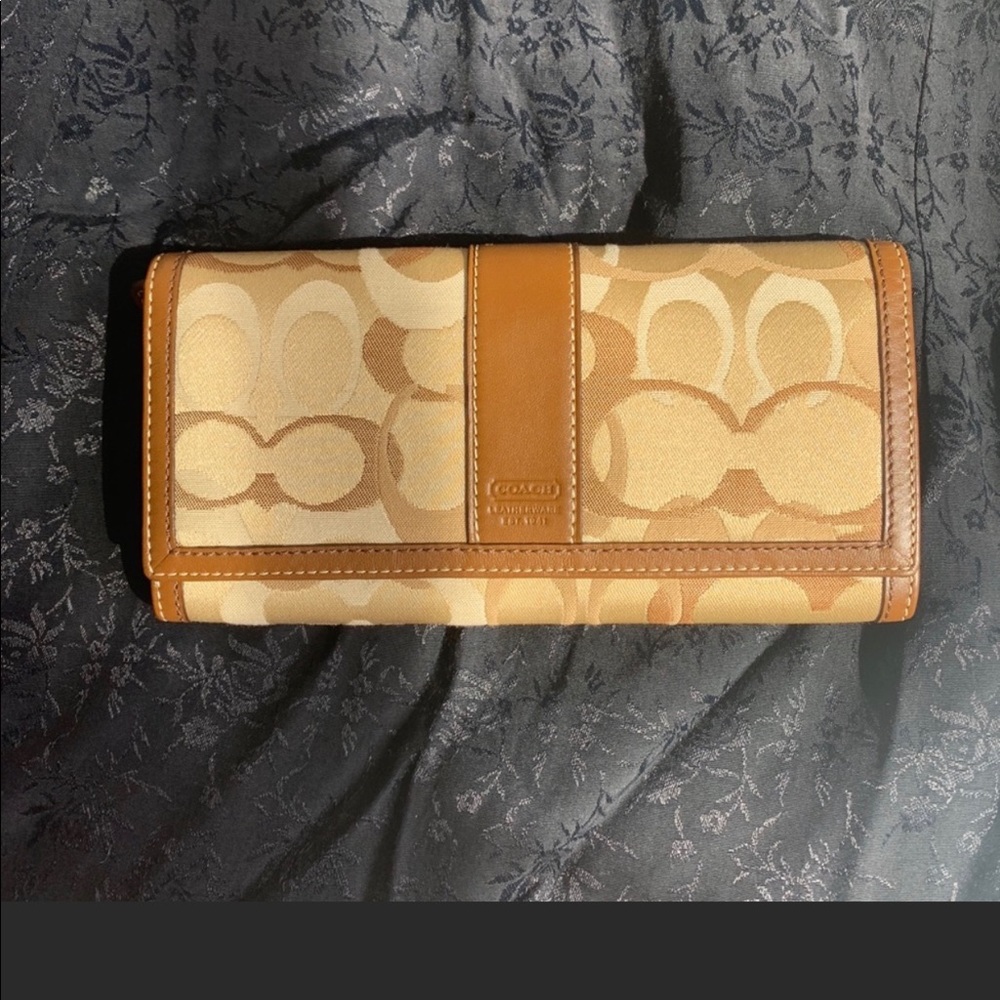 COACH Warm brown leather wallet, gently used.